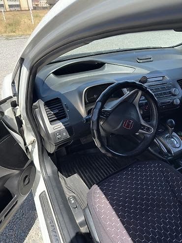 Honda Civic: 2006 г., 1.8 л, Автомат, Бензин, Седан — 5