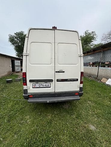 самый большой набор инструментов для авто: Легкий грузовик, Mercedes-Benz — 4