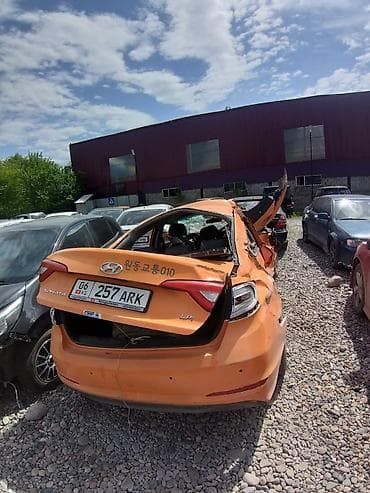 Hyundai Solaris (седан), оранжевый цвет — на разбор Доступны — 3