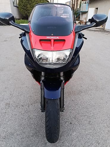 ktm duke 390: Спортбайк Honda, 1000 куб. см, Бензин — 4