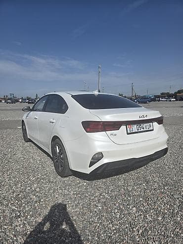 geely e5: Kia K3: 2022 г., Седан — 4