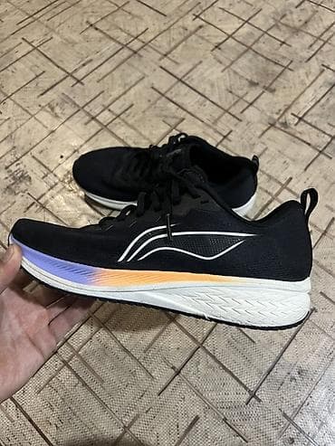 шорты тренировок: Мужские кроссовки, 41, Б/у, цвет - Черный, Самовывоз — 1