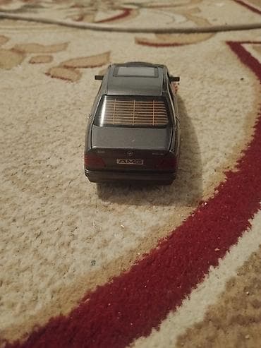 шкатулки нарды: Коллекционная модель автомобиля Mercedes-Benz E-Класс W124 AMG (E500) — 3