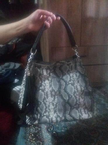 оптом барсетки: Женская сумка-шоппер с принтом под змеиную кожу + съемный внутренний — 8