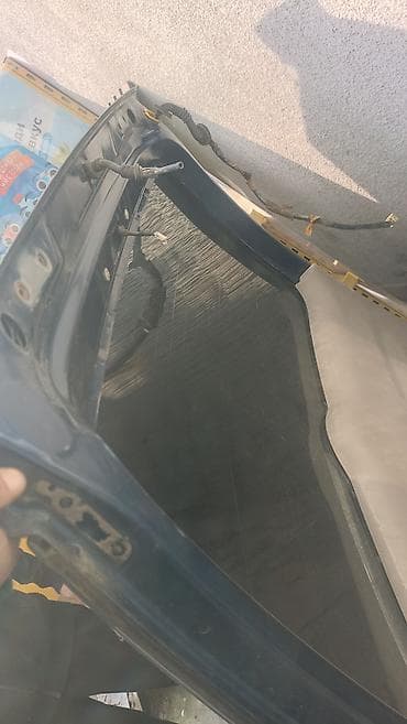 Крышка багажника Toyota, Оригинал at lalafo.kg Крышка багажника Toyota, Оригинал