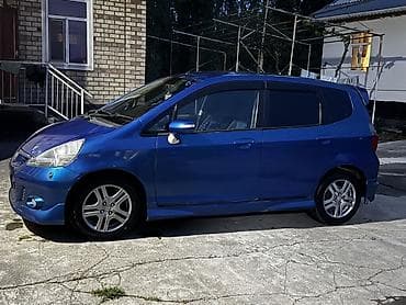 chevrolet blazer: Honda Fit: 2003 г., 1.5 л, Хэтчбэк — 3