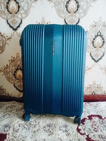 applw watch: Чемодан, Материал: Пластик, Средний (40 - 70 л), Кодовый замок — 1