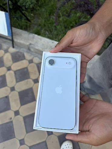 iphone x max: В НАЛИЧИИ iPhone две 17 air (цвет светлый/белый) — на фото два — 5