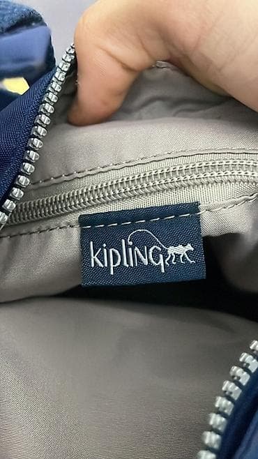 Аксессуарлар: Сумка Kipling через плечо, тёмно‑синяя - Оригинальный Kipling (ярлык — 2