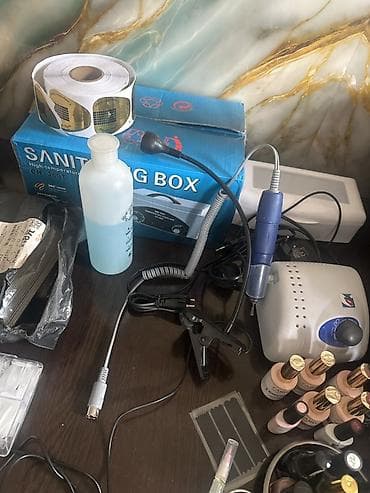 подставки: Профессиональный комплект для маникюра и наращивания ногтей Состав — 2