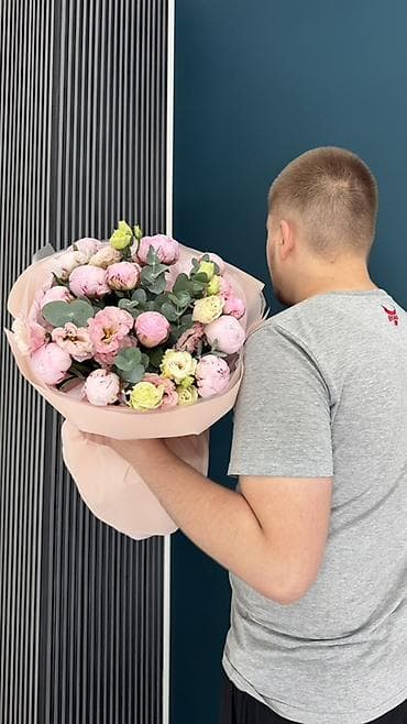 Дом и сад: Пышный букет из розовых пионов - Состав: многочисленные бутоны — 6