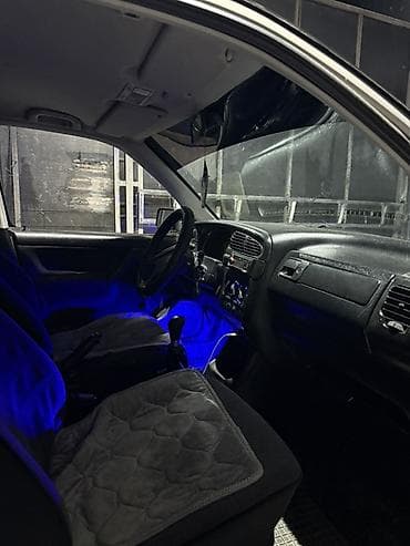 продаю кант: Volkswagen Vento: 1993 г., 1.8 л, Механика, Бензин, Седан — 7