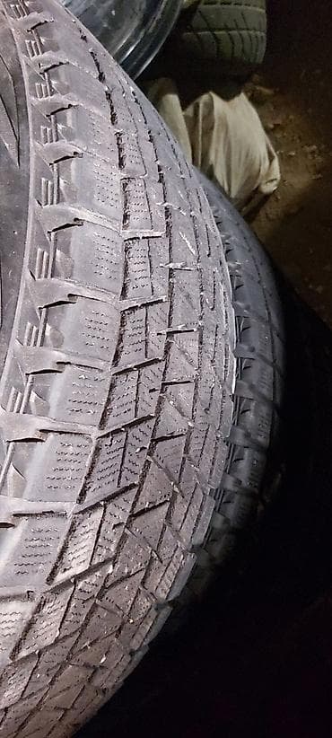 65: Шины 235 / 65 / R 17, Зима, Б/у, Комплект, Внедорожные (АТ/МТ), Япония, Bridgestone — 4