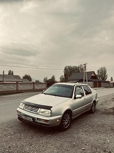 Volkswagen Vento: 1999 г., 2 л, Механика, Бензин, Седан