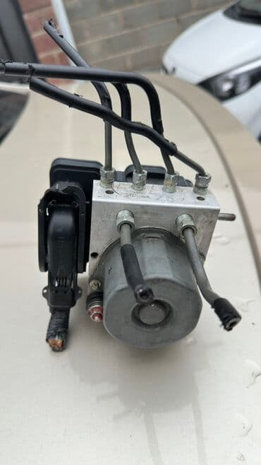 айго aygo: Блок ABS Toyota 2011 г., Б/у, Оригинал, Япония — 2