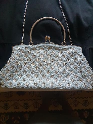 Клатчи: Вечерняя женская сумка-клатч с вышивкой и бусинами. - Форма — 1