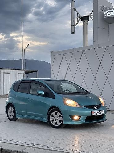 tayota vitz: Honda Fit: 2011 г., 1.5 л, Автомат, Бензин, Хэтчбэк — 1