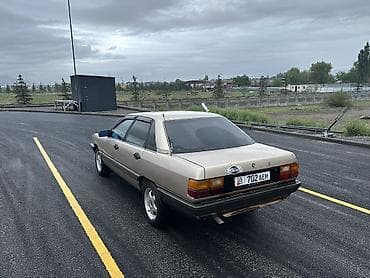 Audi 100: 1987 г., 1.8 л, Кол менен иштөөчү, Бензин, Седан — 7