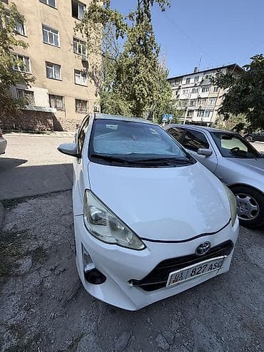 ключ приус: Toyota Prius C: 2016 г., 1.5 л, Вариатор, Гибрид, Хэтчбэк — 8