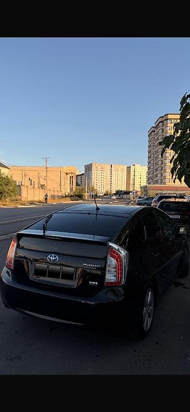 mini coper: Toyota Prius: 2013 г., Гибрид, Хэтчбэк — 5