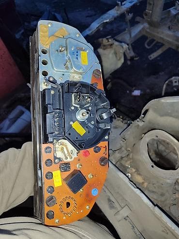 капоты: Запчасти Мерседес 124 каробка автомат,двери, молдингипароги,задняя — 6