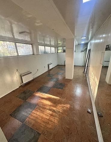 офиса: Продажа офисов 150 м², С ремонтом, С мебелью, Многоэтажное здание, 1 этаж — 10