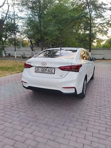 f 10: Hyundai Solaris: 2018 г., 1.6 л, Автомат, Бензин, Седан — 4