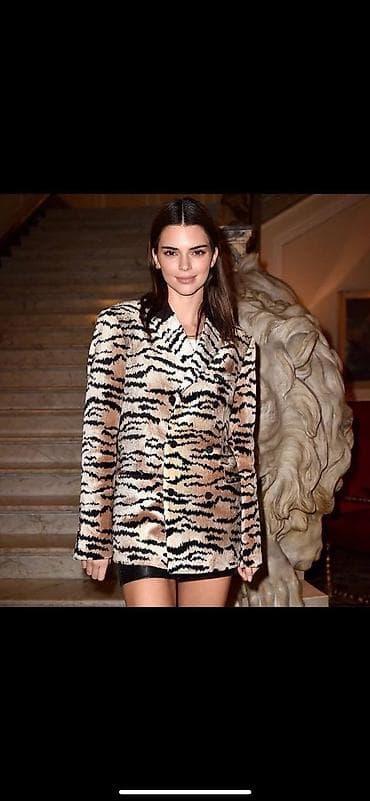 Блузки: Фото 1. Черная сумка Michael Kors оригинал 100%,размер M фурнитура — 2