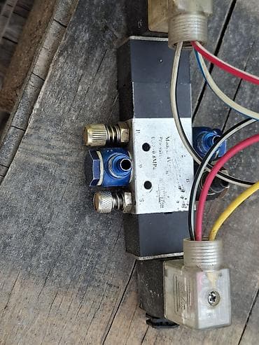 выхлопа: Maybach белого цвета переделка С 221 кузова — 3