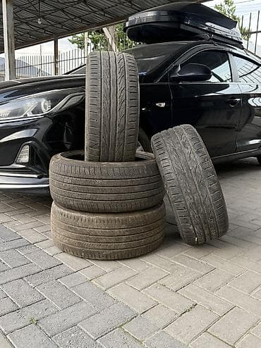 Продаю покрышек 
Размер 225/40 R18 
Корейский