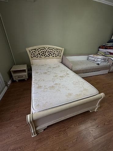 двух яростный кровать бу: Двуспальная кровать, Б/у, С матрасом, длина - 200 см — 2