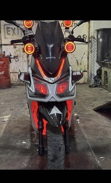 Макси-скутер Honda, 150 куб. см, Бензин