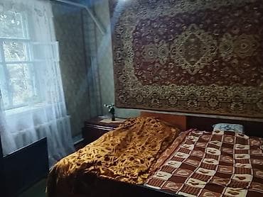 Продажа домов: Продается большой дом с плодоносным участком на у.На участке имеются — 10