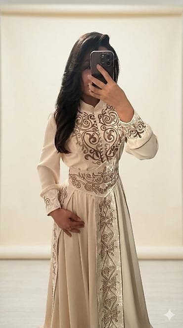 кыргыз одежда: Кыз узатууга көйнөк, M, Куру менен, Колдонулган — 1