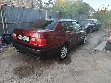 Транспорт: Volkswagen Vento: 1992 г., 1.8 л, Механика, Бензин, Седан — 2