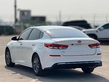 camry 2020: Kia K5: 2020 г., Седан — 4