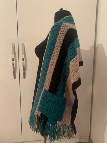 исламский товар: Продаётся шерстяной вязаный палантин с карманами, стильный, очень — 2