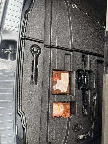 купить авто в рассрочку без первоначального взноса без банка: Toyota Prius: 2016 г., 1.8 л, Вариатор, Гибрид, Седан — 8