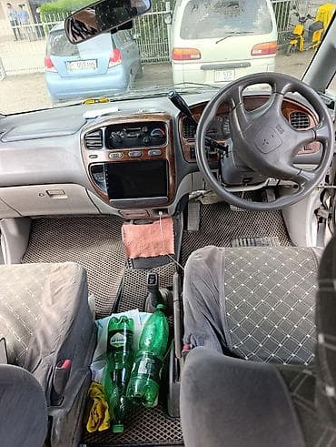 митсубици делика: Mitsubishi Space Gear: 2000 г., 3 л, Автомат, Газ, Минивэн — 8