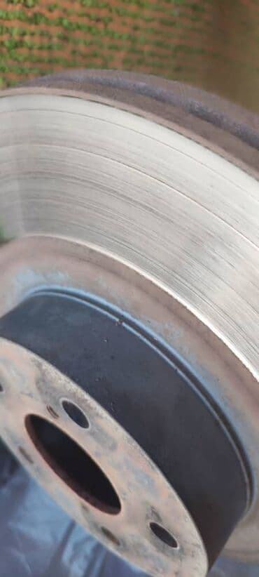 тормозные колодки nibk: Предний тормозной диск Subaru 2012 г., Б/у, Оригинал, Япония — 3