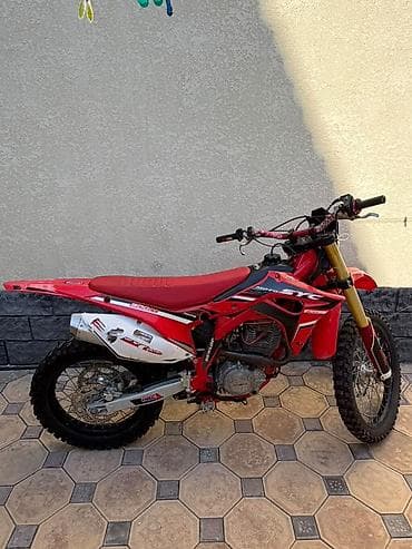 Унаа: Эндуро-мотоцикл 300cc (4‑тактный), красно‑белая расцветка — 7