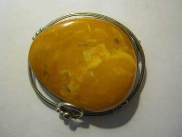 Брошь. Натуральный балтийский пейзажный желтый янтарь. Максимальные