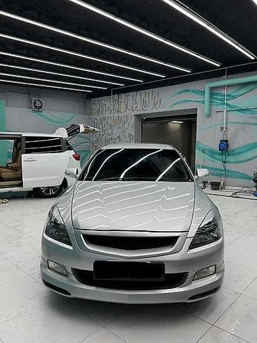 mark 3: Седан бизнес-класса серебристого цвета. Основные особенности: - — 1