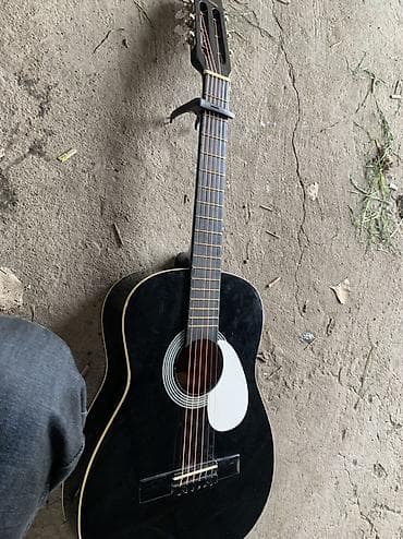 Музыкальные инструменты: Гитара забирайте бесплатно адрес Марс рядом с космосом — 1