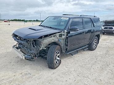 Toyota 4Runner: 2020 г., 4 л, Автомат, Бензин — 3