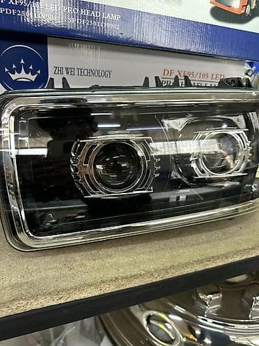 мужской свитер на молнии: Комплект передних фар DAF Новый — 3