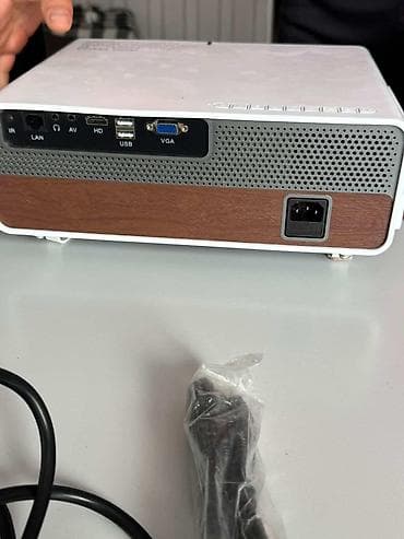 studio display: Проектор TFT LCD, Full HD 1080p Основные характеристики: - Технология — 2