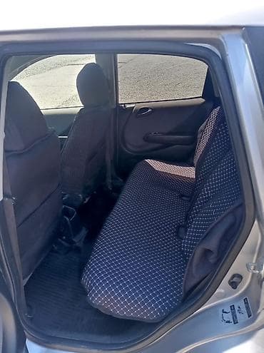 Продажа авто: Honda Fit: 2002 г., 1.5 л, Автомат, Хэтчбэк — 6