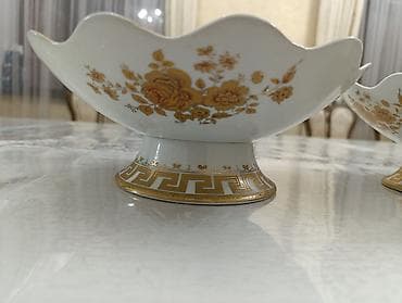 зеркало в душ: Набор из 2 фарфоровых вазеток/фруктовниц на ножке. Цена за единицу - — 2