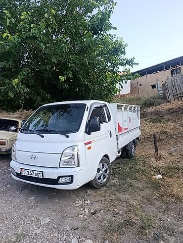 алфард сатуу: Жеңил жүк ташуучу унаа, Hyundai, Стандарт, 3 т, Колдонулган — 1